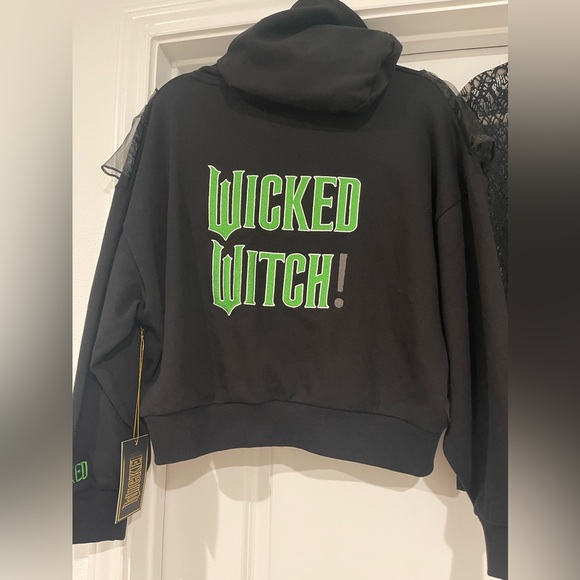 Wicked Set - Picture 2 of 7